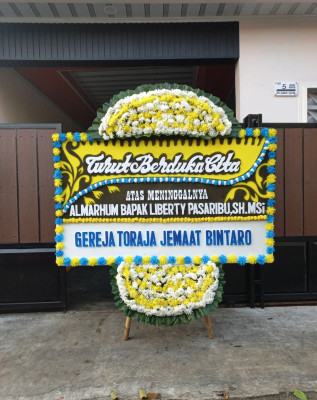 Papan Bunga Duka di Tobelo Barat